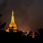 Shwedagon Pagode bei Nacht