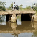 die Brücke hält mehr aus, als es scheint (das ist nämlich die Hauptstrasse)