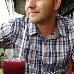 Roli schlürft seinen Traubensaft