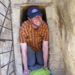 Fetter Tourist beim Ausgang des Balcony House :)